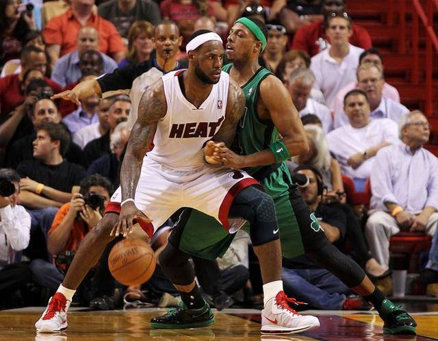 一位队员的 一位队员的